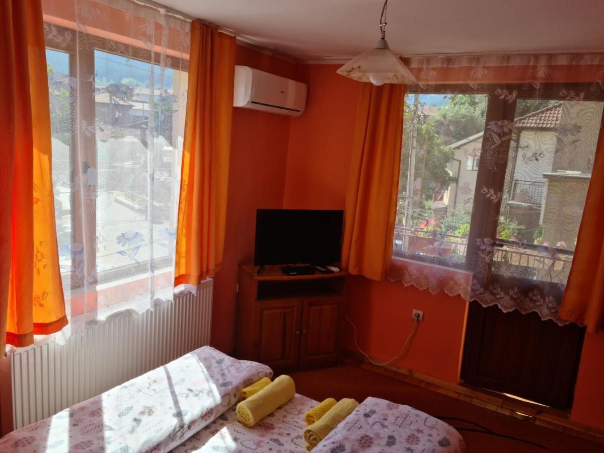 Фън Шуй Къща За Гости 88 Dobriniste Kültér fotó